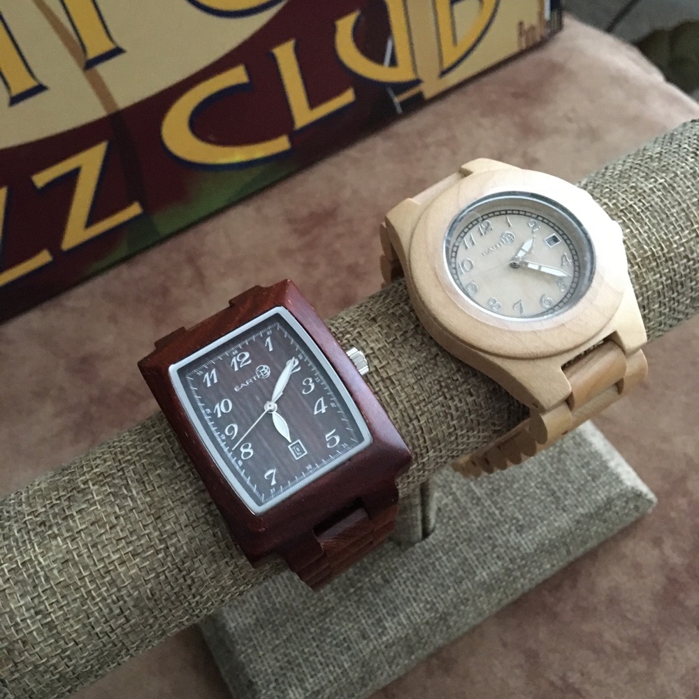 EARTH WOOD GOODS TWO AUTHENTIC WOOD DESIGN SUSTAINABLE WATCHES